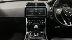 2024 (73) JAGUAR XE 2.0 D200 R-Dynamic SE Black 4dr Auto 5596101