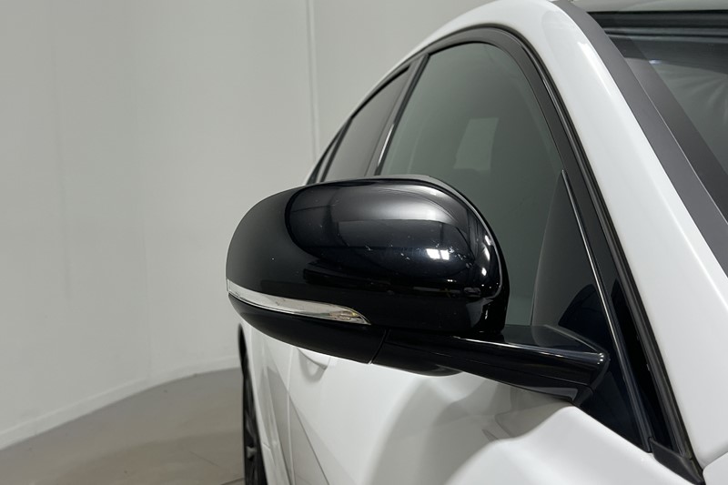 2024 (73) JAGUAR XE 2.0 D200 R-Dynamic SE Black 4dr Auto 5596135