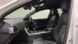 2024 (73) JAGUAR XE 2.0 D200 R-Dynamic SE Black 4dr Auto 5596094