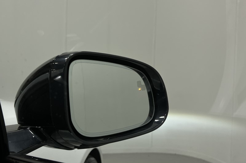 2024 (73) JAGUAR XE 2.0 D200 R-Dynamic SE Black 4dr Auto 5596108