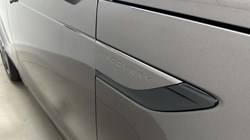 2021 (70) LAND ROVER DISCOVERY 3.0 D300 R-Dynamic HSE 5dr Auto 5613519