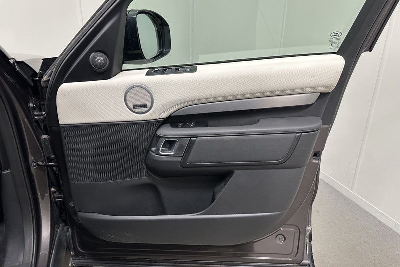 2021 (70) LAND ROVER DISCOVERY 3.0 D300 R-Dynamic HSE 5dr Auto 5613478