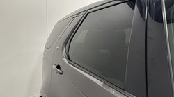 2021 (70) LAND ROVER DISCOVERY 3.0 D300 R-Dynamic HSE 5dr Auto 5613516
