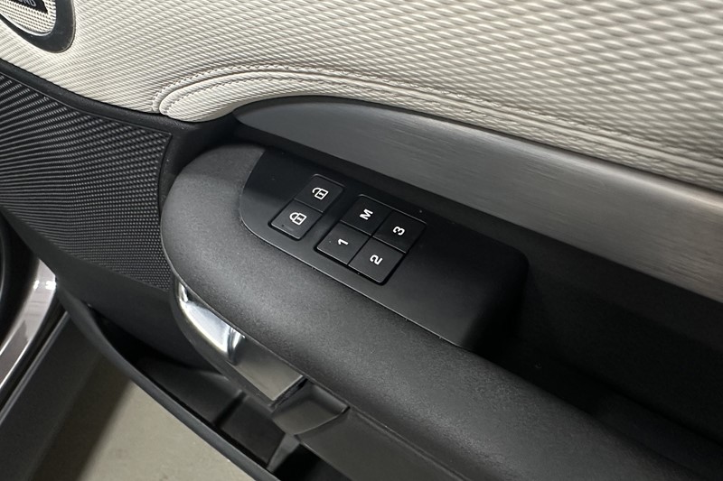 2021 (70) LAND ROVER DISCOVERY 3.0 D300 R-Dynamic HSE 5dr Auto 5613480