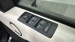 2021 (70) LAND ROVER DISCOVERY 3.0 D300 R-Dynamic HSE 5dr Auto 5613481