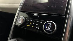 2021 (70) LAND ROVER DISCOVERY 3.0 D300 R-Dynamic HSE 5dr Auto 5613493
