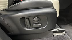 2021 (70) LAND ROVER DISCOVERY 3.0 D300 R-Dynamic HSE 5dr Auto 5613483