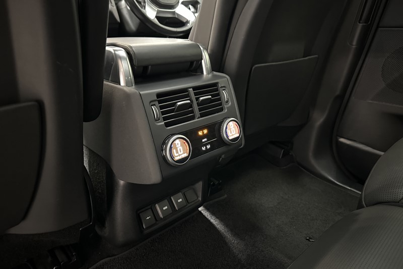 2023 (23) LAND ROVER DISCOVERY 3.0 D300 Metropolitan Edition 5dr Auto 5604509