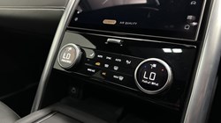 2023 (23) LAND ROVER DISCOVERY 3.0 D300 Metropolitan Edition 5dr Auto 5604488