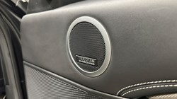 2023 (23) LAND ROVER DISCOVERY 3.0 D300 Metropolitan Edition 5dr Auto 5604472