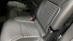 2024 (73) LAND ROVER DISCOVERY 3.0 D300 Metropolitan Edition 5dr Auto 5632819