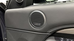 2024 (73) LAND ROVER DISCOVERY 3.0 D300 Metropolitan Edition 5dr Auto 5632787