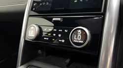 2024 (73) LAND ROVER DISCOVERY 3.0 D300 Metropolitan Edition 5dr Auto 5632802