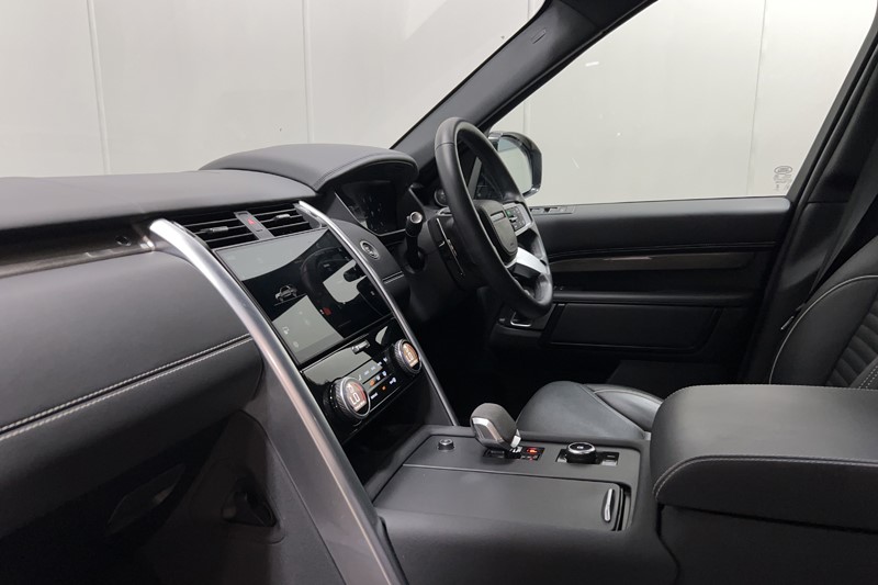 2024 (73) LAND ROVER DISCOVERY 3.0 D300 Metropolitan Edition 5dr Auto 5632815