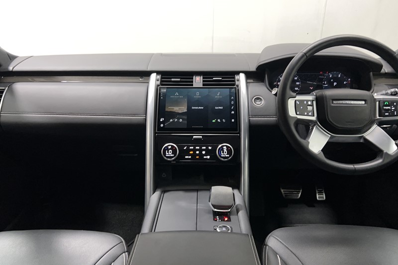 2024 (73) LAND ROVER DISCOVERY 3.0 D300 Metropolitan Edition 5dr Auto 5632783