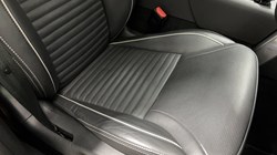 2024 (73) LAND ROVER DISCOVERY 3.0 D300 Metropolitan Edition 5dr Auto 5632792