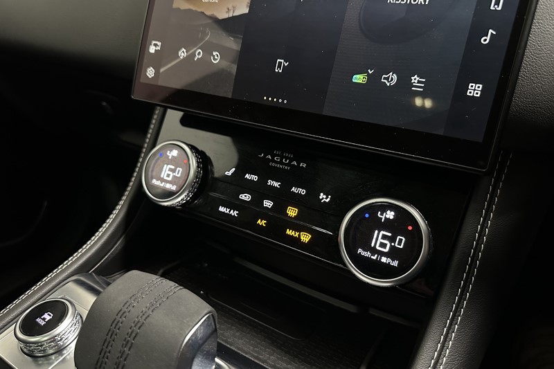2022 (72) JAGUAR F-PACE 2.0 P250 R-Dynamic SE 5dr Auto AWD 5613837