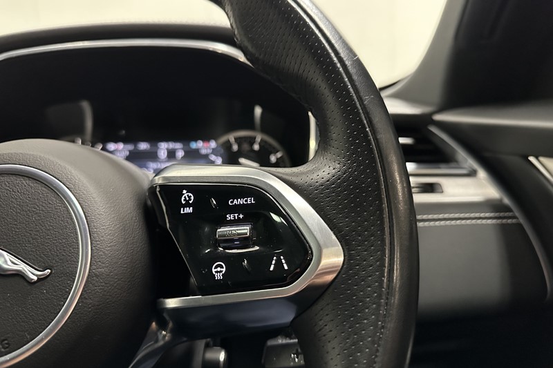 2022 (72) JAGUAR F-PACE 2.0 P250 R-Dynamic SE 5dr Auto AWD 5613833