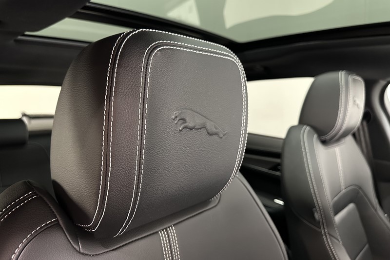 2022 (72) JAGUAR F-PACE 2.0 P250 R-Dynamic SE 5dr Auto AWD 5613830