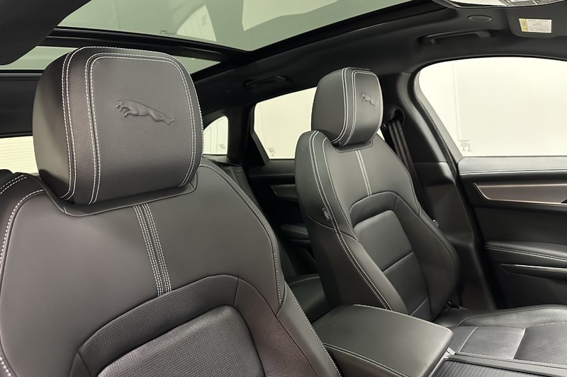 2022 (72) JAGUAR F-PACE 2.0 P250 R-Dynamic SE 5dr Auto AWD 5613829