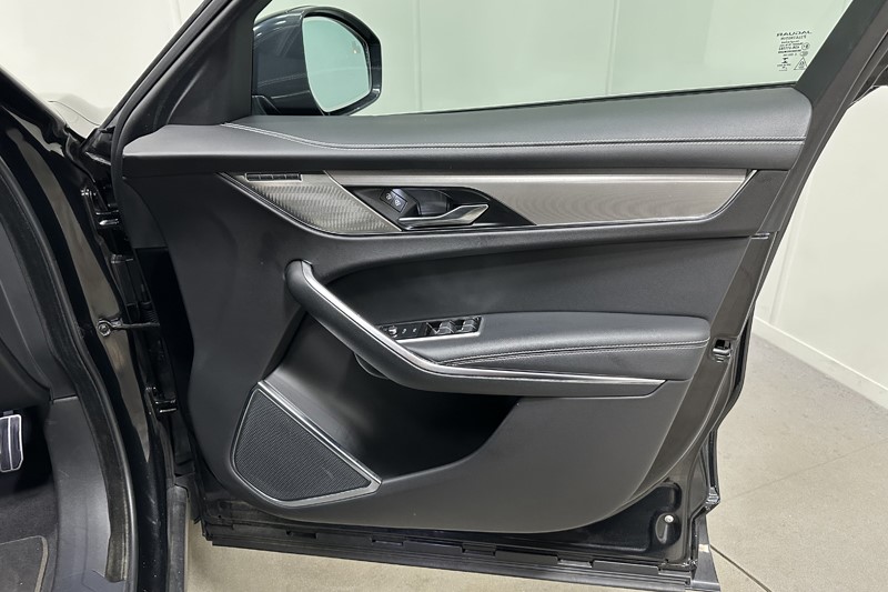 2022 (72) JAGUAR F-PACE 2.0 P250 R-Dynamic SE 5dr Auto AWD 5613823