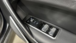2022 (72) JAGUAR F-PACE 2.0 P250 R-Dynamic SE 5dr Auto AWD 5613825