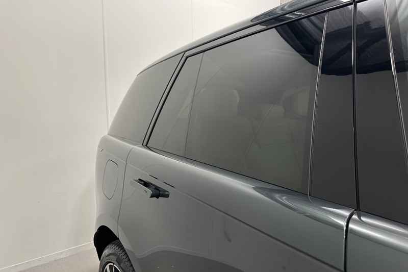 2023 (73) LAND ROVER RANGE ROVER 3.0 D300 SE 4dr Auto 5629000