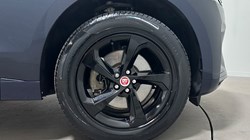 2022 (72) JAGUAR F-PACE 2.0 D165 R-Dynamic S 5dr Auto AWD 5693055