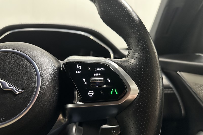 2022 (72) JAGUAR F-PACE 2.0 D165 R-Dynamic S 5dr Auto AWD 5693067