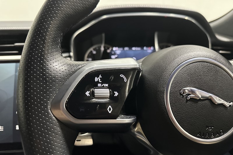 2022 (72) JAGUAR F-PACE 2.0 D165 R-Dynamic S 5dr Auto AWD 5693068
