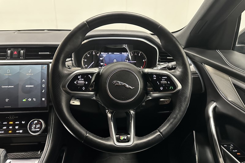 2022 (72) JAGUAR F-PACE 2.0 D165 R-Dynamic S 5dr Auto AWD 5693058