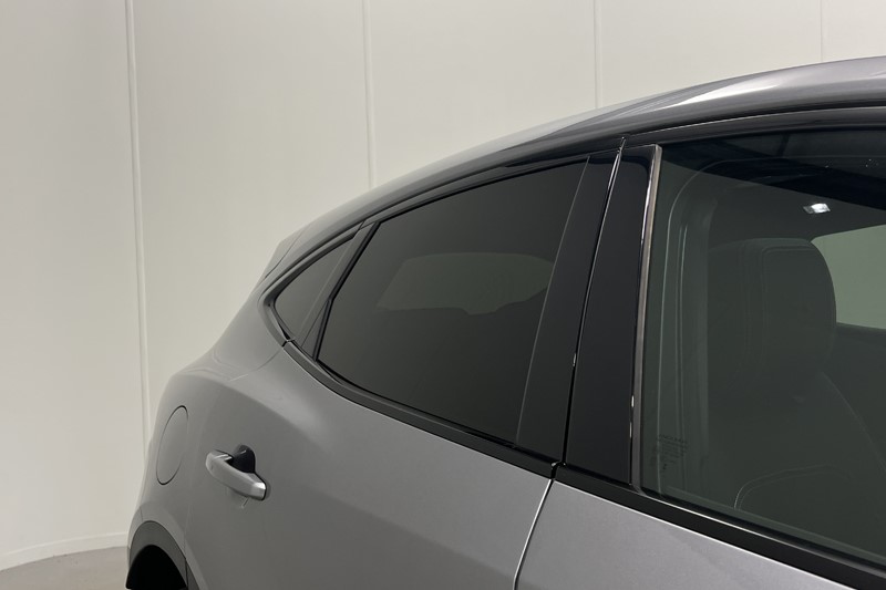2023 (73) JAGUAR E-PACE 1.5 P300e R-Dynamic HSE Black 5dr Auto 5638439