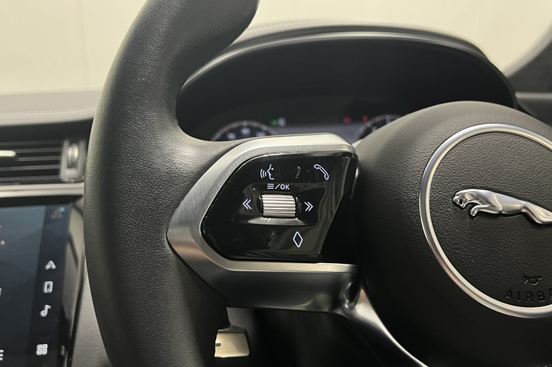 2023 (73) JAGUAR E-PACE 1.5 P300e R-Dynamic HSE Black 5dr Auto 5638415