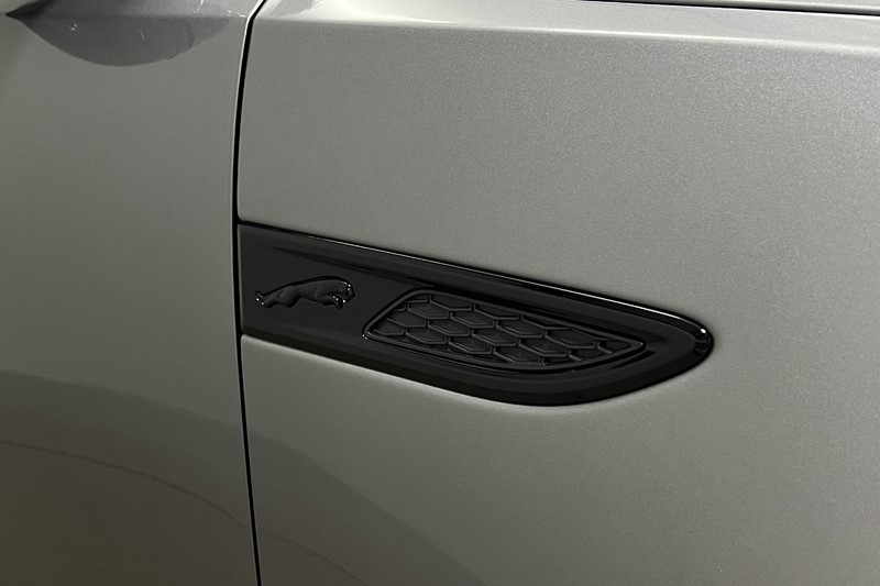 2023 (73) JAGUAR E-PACE 1.5 P300e R-Dynamic HSE Black 5dr Auto 5638442