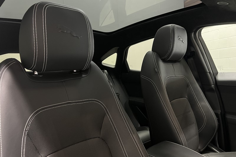 2023 (73) JAGUAR E-PACE 1.5 P300e R-Dynamic HSE Black 5dr Auto 5638413