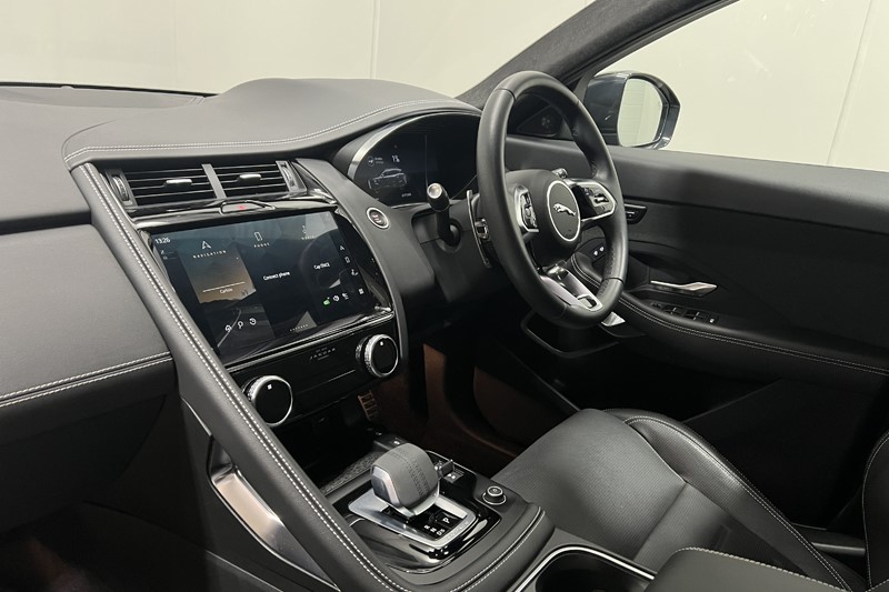 2023 (73) JAGUAR E-PACE 1.5 P300e R-Dynamic HSE Black 5dr Auto 5638430