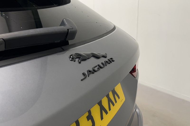 2023 (23) JAGUAR F-PACE 2.0 P250 R-Dynamic HSE Black 5dr Auto AWD 5661821
