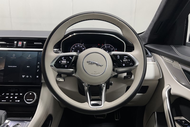 2023 (23) JAGUAR F-PACE 2.0 P250 R-Dynamic HSE Black 5dr Auto AWD 5661783