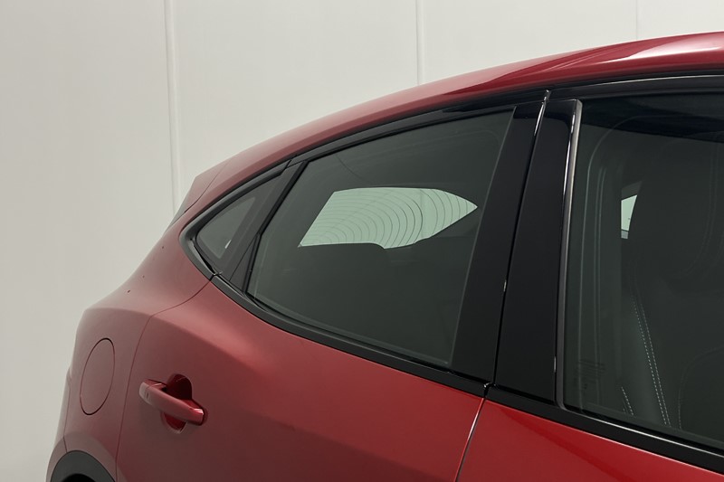 2024 (24) JAGUAR E-PACE 1.5 P300e R-Dynamic HSE Black 5dr Auto 5638592