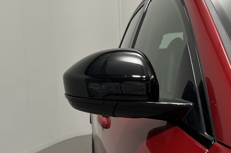2024 (24) JAGUAR E-PACE 1.5 P300e R-Dynamic HSE Black 5dr Auto 5638594