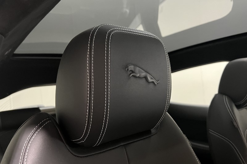 2024 (24) JAGUAR E-PACE 1.5 P300e R-Dynamic HSE Black 5dr Auto 5638570