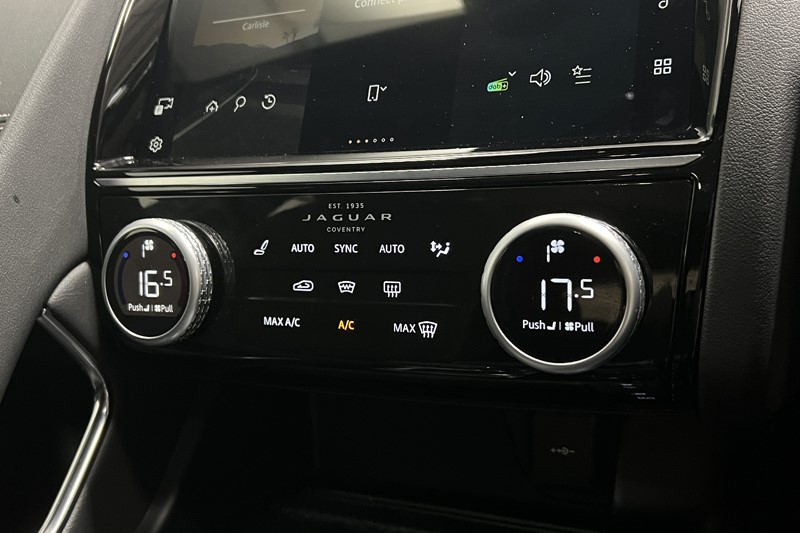 2024 (24) JAGUAR E-PACE 1.5 P300e R-Dynamic HSE Black 5dr Auto 5638576