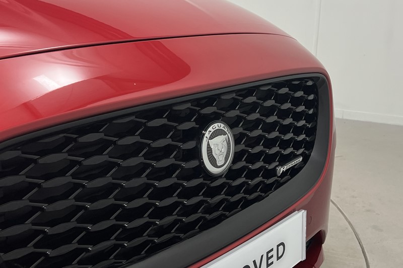 2024 (24) JAGUAR E-PACE 1.5 P300e R-Dynamic HSE Black 5dr Auto 5638597