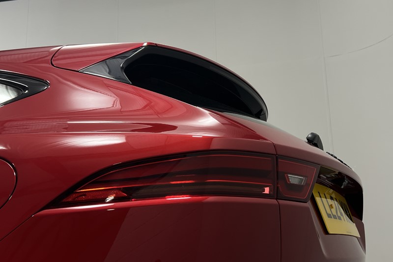 2024 (24) JAGUAR E-PACE 1.5 P300e R-Dynamic HSE Black 5dr Auto 5638591