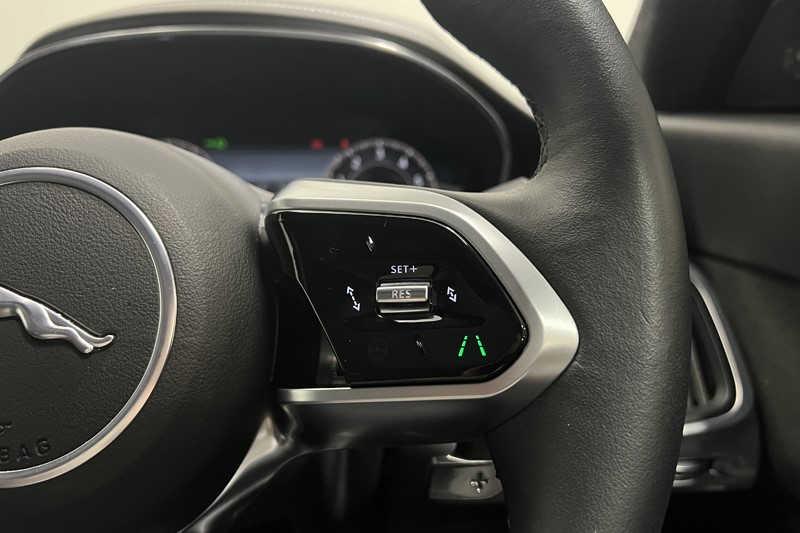 2024 (24) JAGUAR E-PACE 1.5 P300e R-Dynamic HSE Black 5dr Auto 5638572