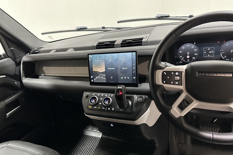 2024 (74) LAND ROVER COMMERCIAL DEFENDER 3.0 D250 Hard Top S Auto [3 Seat] 5669257
