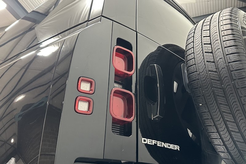 2024 (74) LAND ROVER COMMERCIAL DEFENDER 3.0 D250 Hard Top S Auto [3 Seat] 5669283