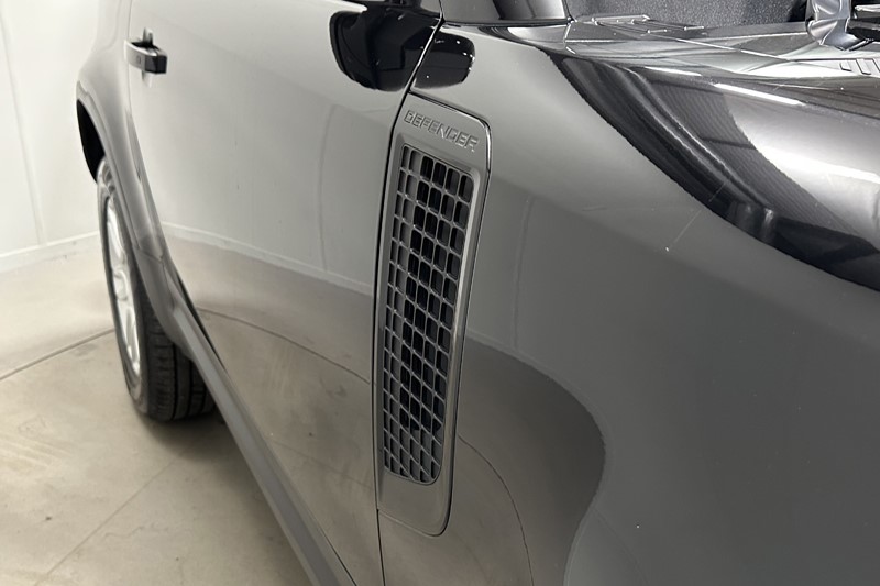 2024 (74) LAND ROVER COMMERCIAL DEFENDER 3.0 D250 Hard Top S Auto [3 Seat] 5669289