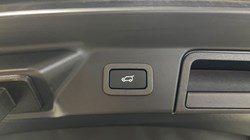 2020 (69) LAND ROVER RANGE ROVER VELAR 3.0 D300 R-Dynamic S 5dr Auto 5632716