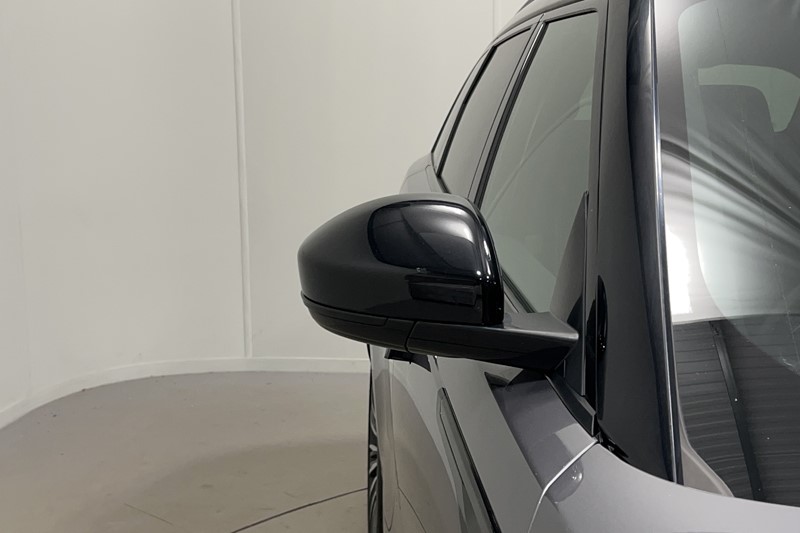 2020 (69) LAND ROVER RANGE ROVER VELAR 3.0 D300 R-Dynamic S 5dr Auto 5632723
